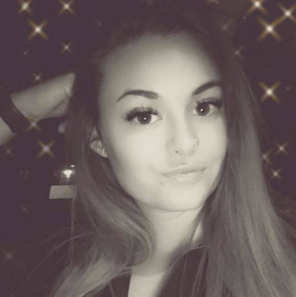 Meet your Posher, Alyson - Picture 1 of 1